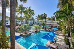 Private Beach Club Apartment in Building 2